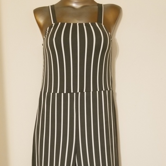 Nwot Green and white  jumpsuit - Picture 3 of 5